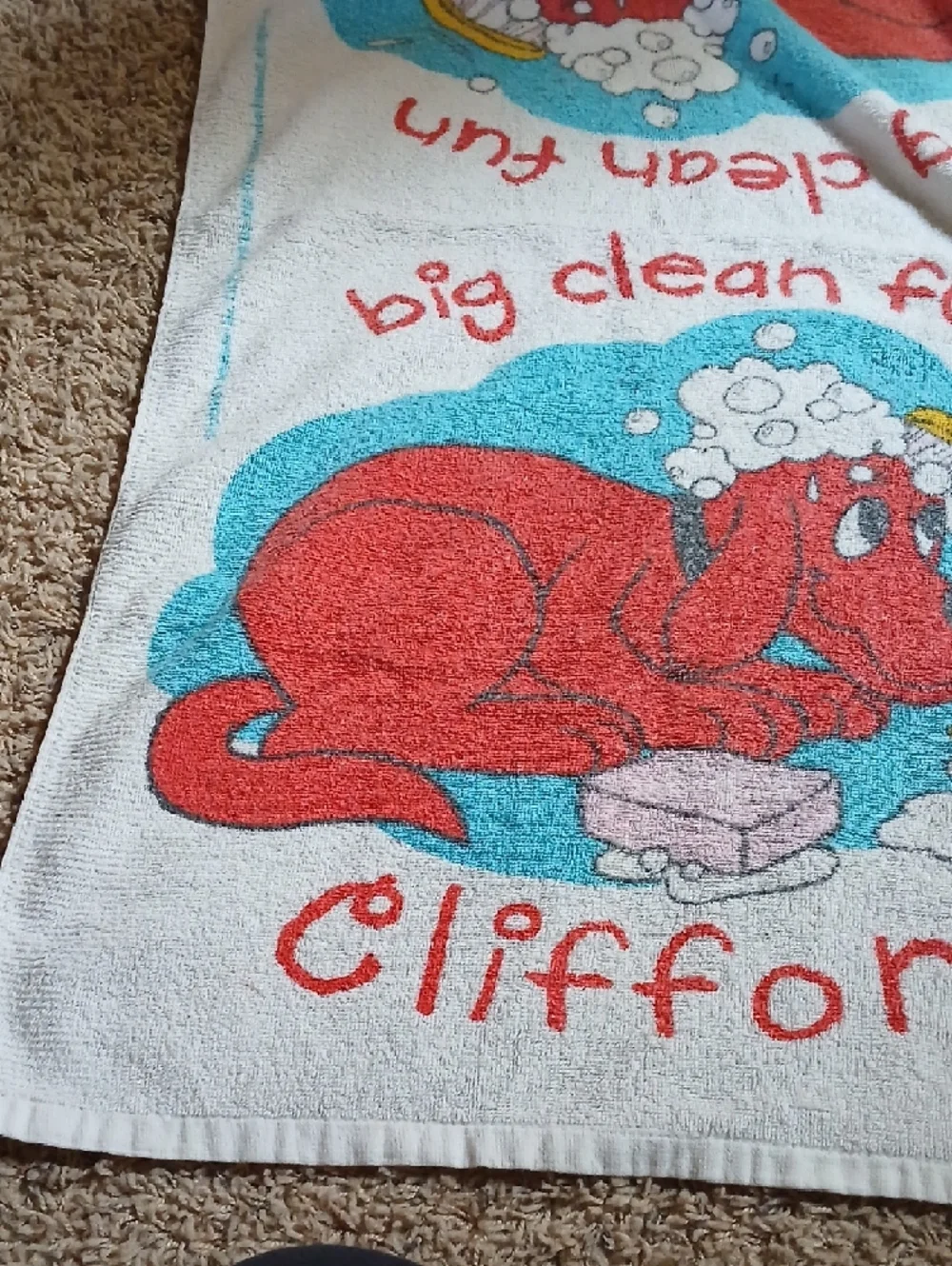 Clifford Big Clean Fun Red Dog Beach Towel
